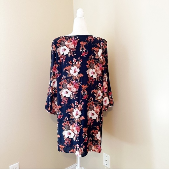 Lulu’s Shifting Dears Navy Floral Split Sleeve Dress NWT - Large - Picture 6 of 13